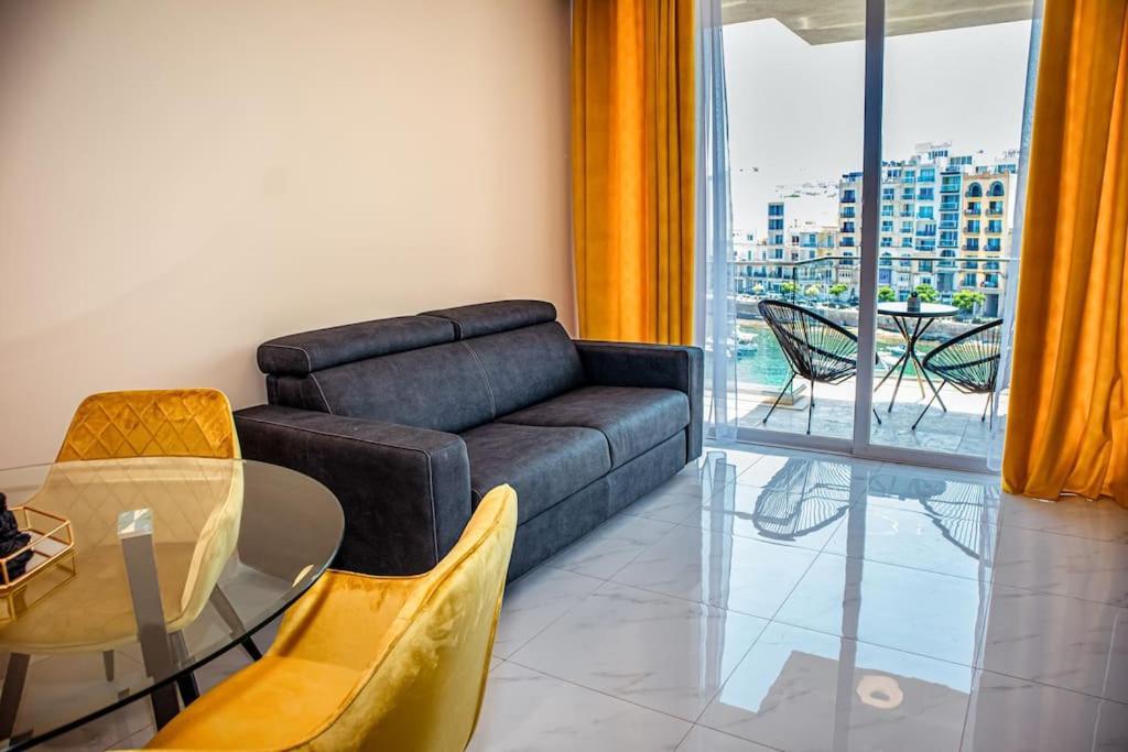 Stylish Seafront Spinola Apartment San Julián Exterior foto