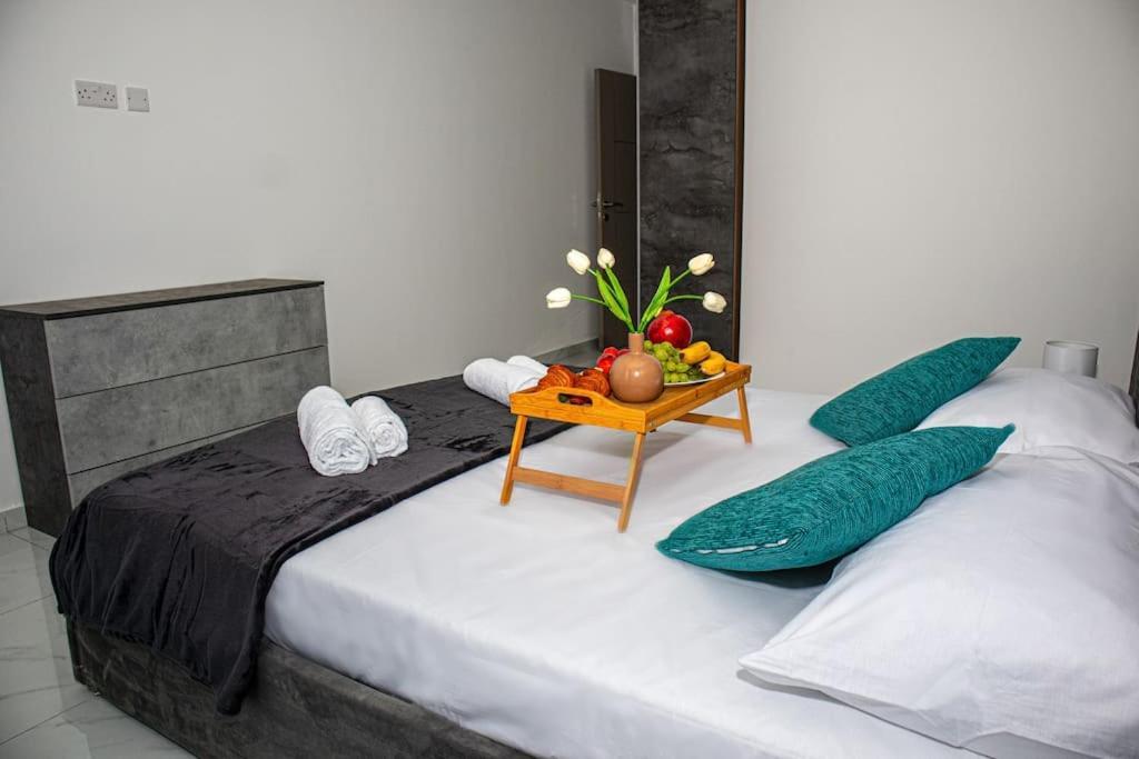 Stylish Seafront Spinola Apartment San Julián Exterior foto