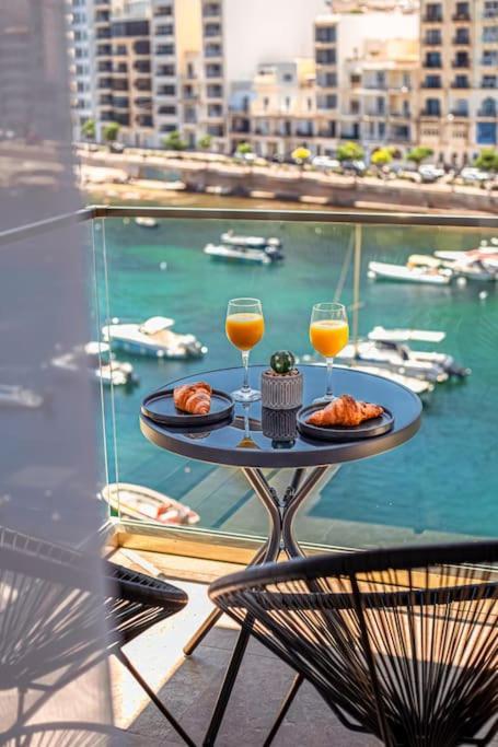 Stylish Seafront Spinola Apartment San Julián Exterior foto
