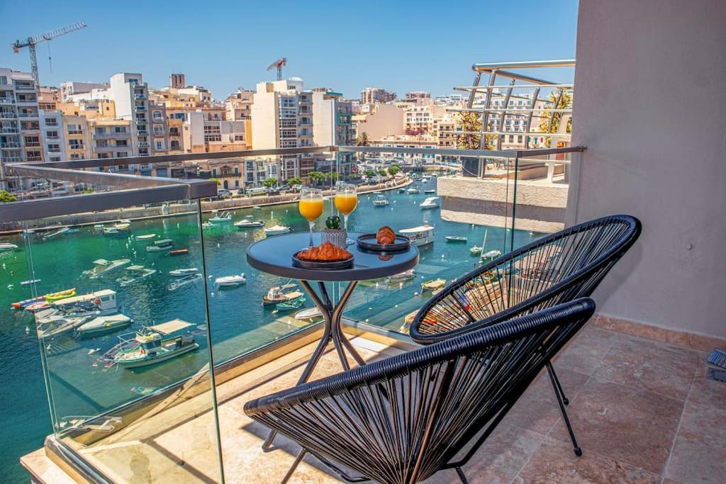 Stylish Seafront Spinola Apartment San Julián Exterior foto