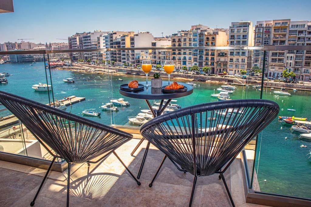 Stylish Seafront Spinola Apartment San Julián Exterior foto